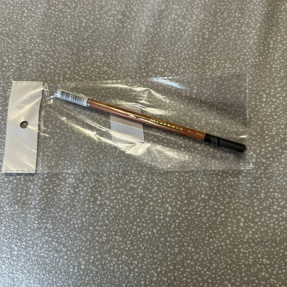 🆕Miss Tais eye pencil ( black) new
